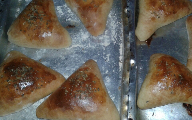 Massa para pizza, esfiha, joelho e outros salgados assados