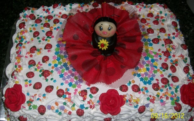 Bolo com pasta americana