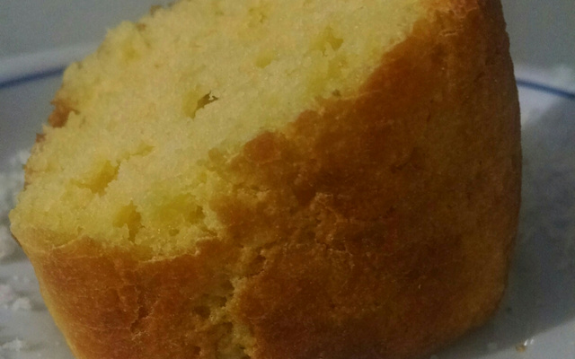 Bolo de fubá com laranja