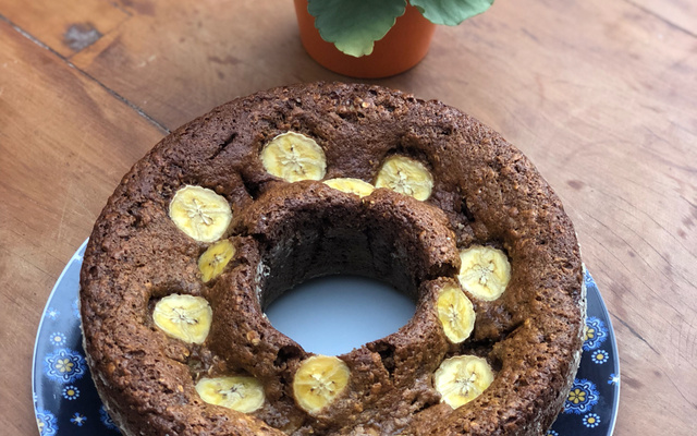 Bolo integral de banana e maçã