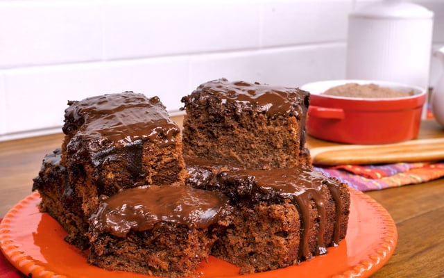 Bolo de chocolate molhadinho
