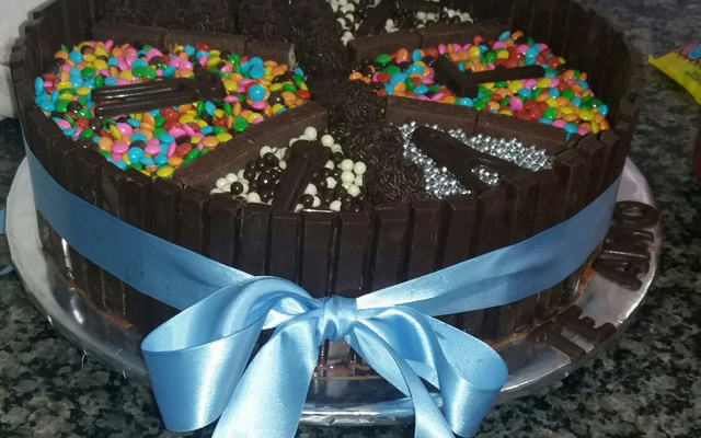 Bolo de Chocolate KIT KAT