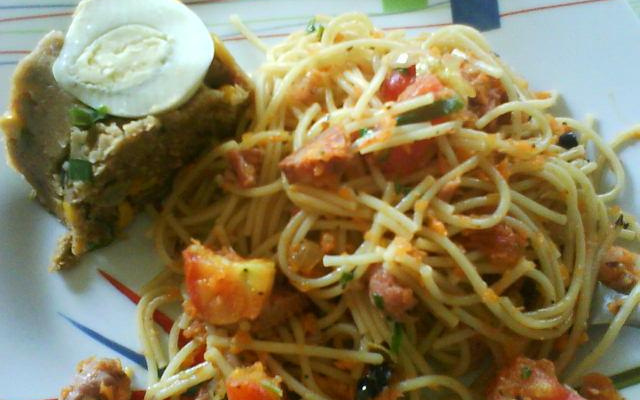 Macarrão fácil com linguiça