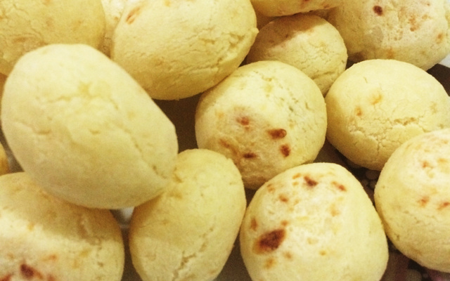 Biscoito de polvilho azedo com queijo