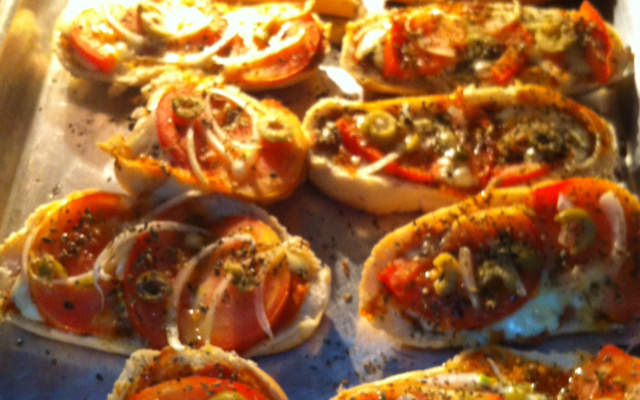 Pizza de pão amanhecido