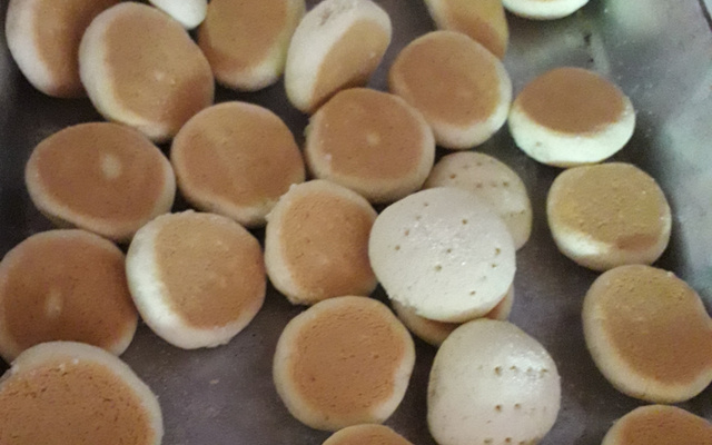 Biscoitos de farinha de trigo assados