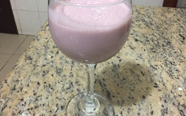 Coquetel de vinho com morangos