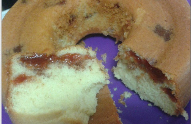 Bolo de goiabada e canela