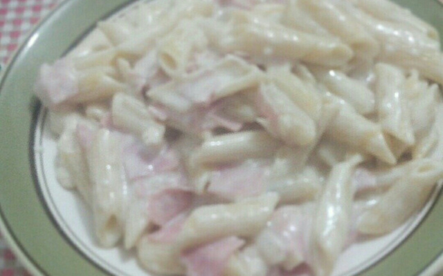 Macarrão ao molho branco especial