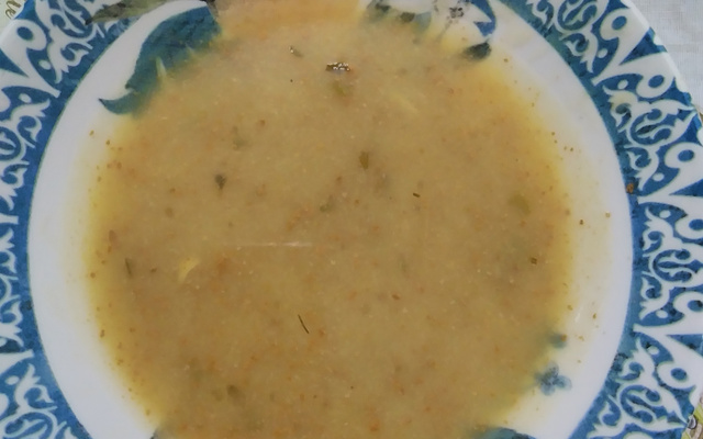 Caldo de mandioca com fígado 