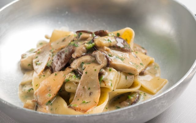Pappardelle com creme de cogumelos