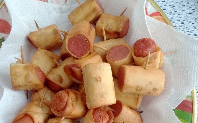 Espetinho de salsicha