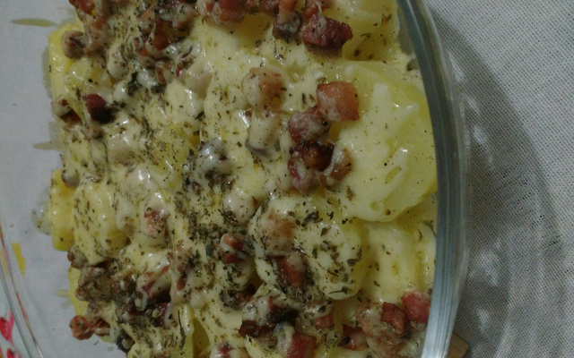 Batatas gratinadas com bacon
