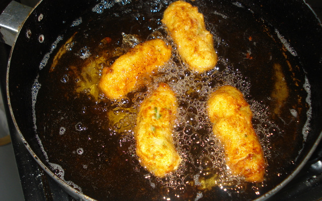 Bolinho de batatas com linguiça