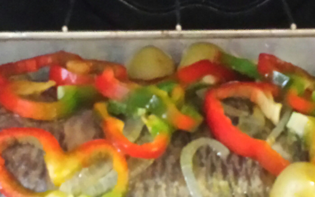 Tilápia ao forno com batatas