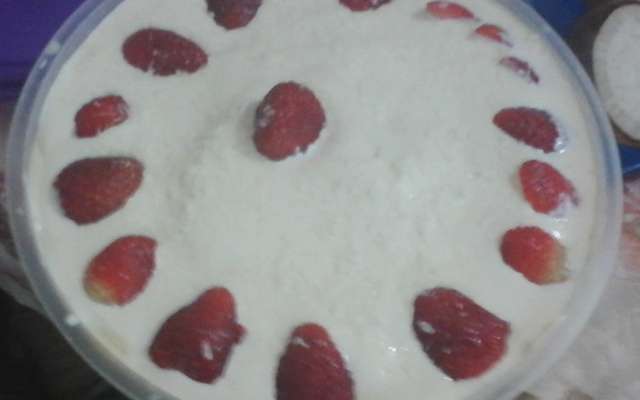 Torta de morango com chocolate branco