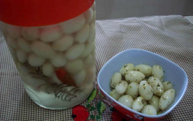 Cebolas pequenas em conserva