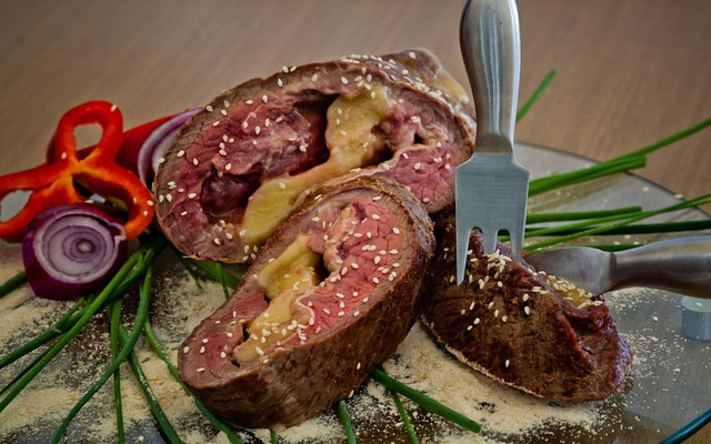 Picanha invertida recheada em crostata