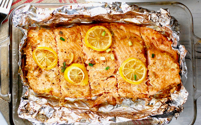 Peixe assado na grelha