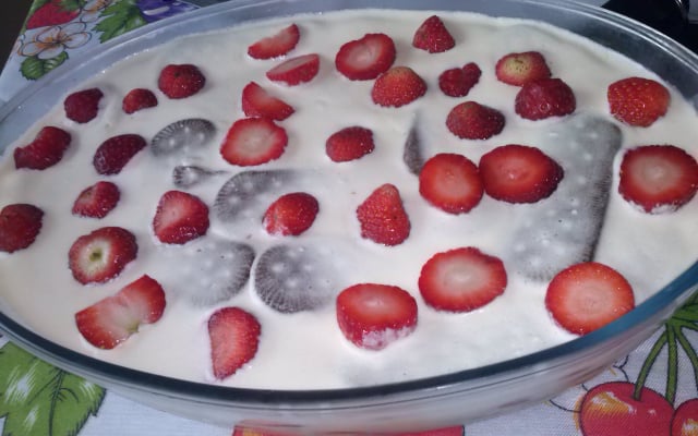 Pavê de morango super fácil