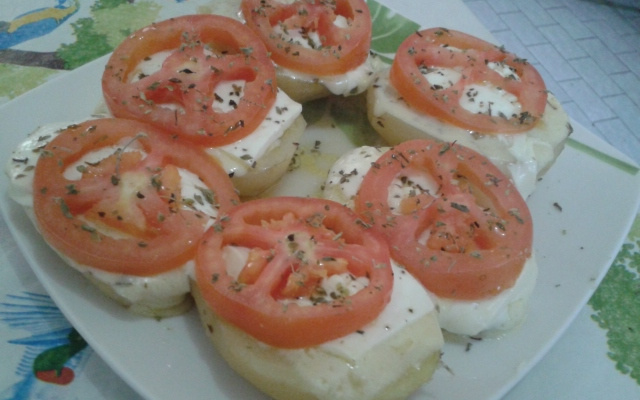 Batata com queijo e especiarias
