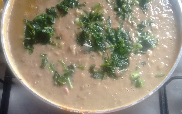 Sopa de lentilha com macarrão