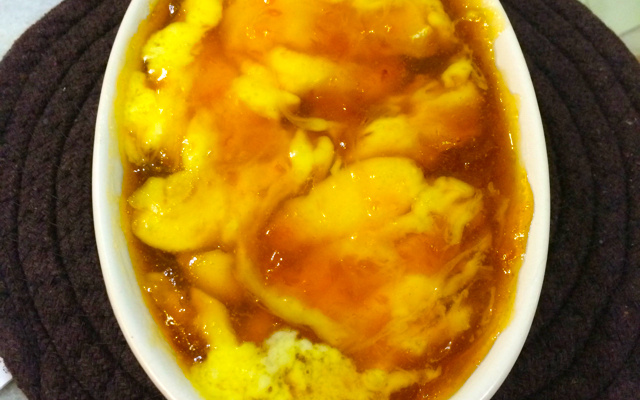 Queijo brie com geleia de damasco