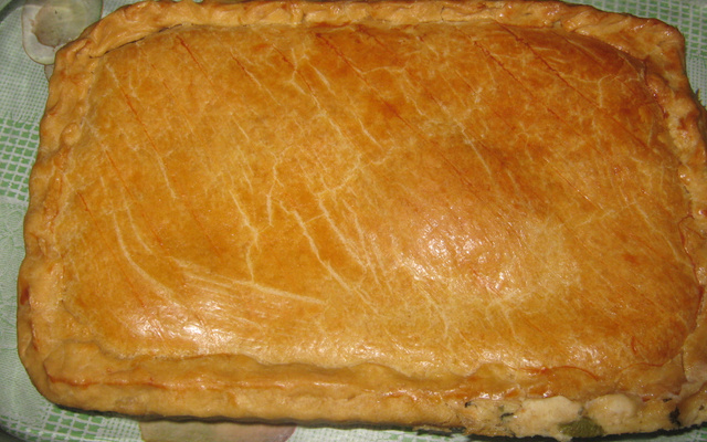 Torta de frango com recheio cremoso