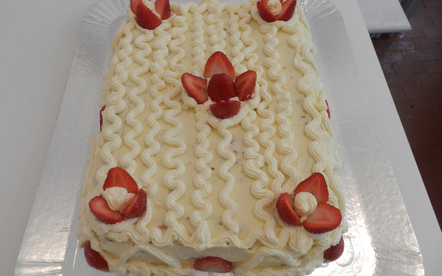 Bolo de morango com nata