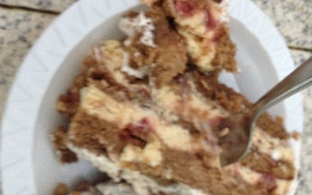 Bolo de chocolate com morango