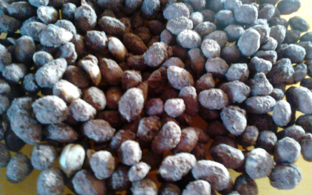 Amendoim açucarado de micro-ondas