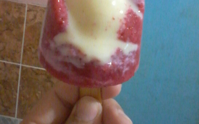 Paleta mexicana com copos descartáveis