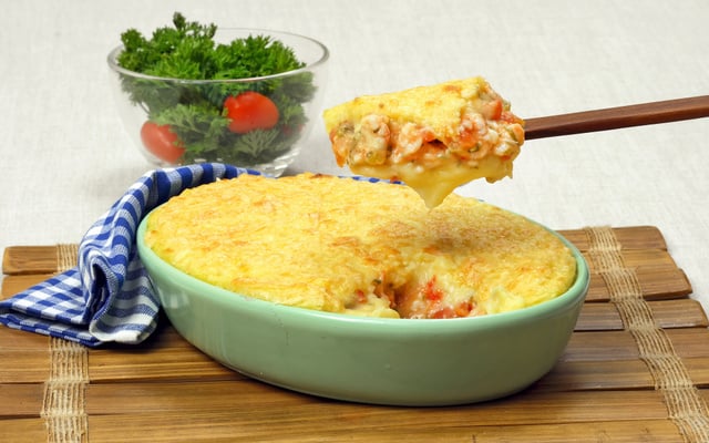 Escondidinho de camarão com aipim (mandioca)