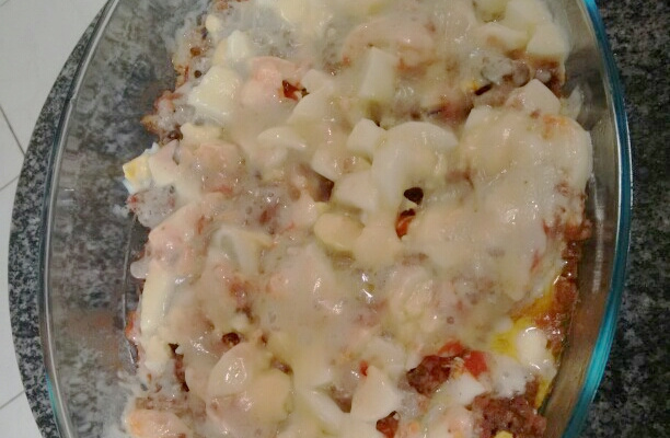 Carne moída com queijo (Lasanha de pobre).