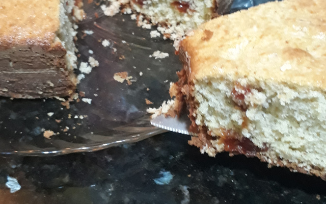 Bolo de aveia com goiabada