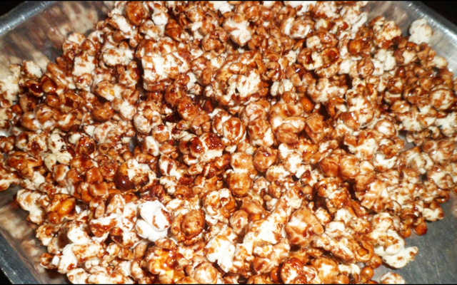 Pipoca doce - Prática e o que é melhor, é de chocolate!