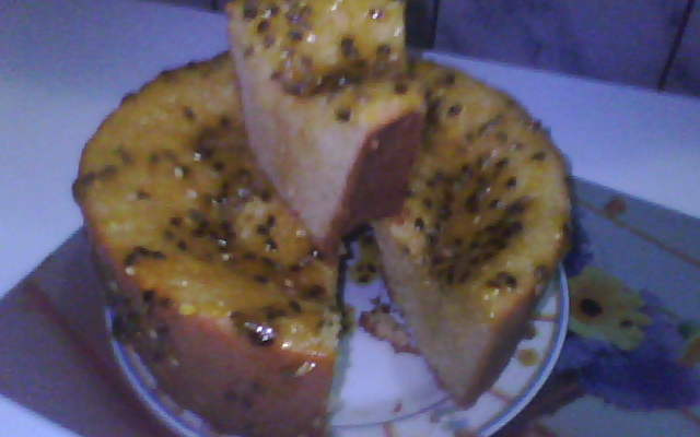 Bolo de maracujá com queijo