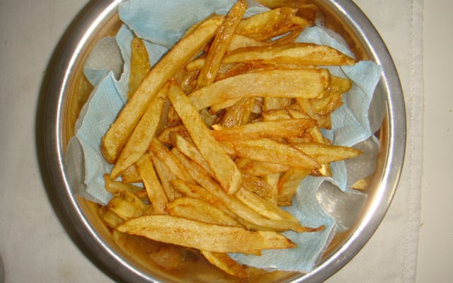 Batata frita com queijo parmesão