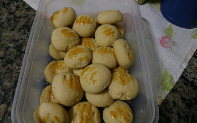 Salgadinho de queijo ralado (desmancha na boca)