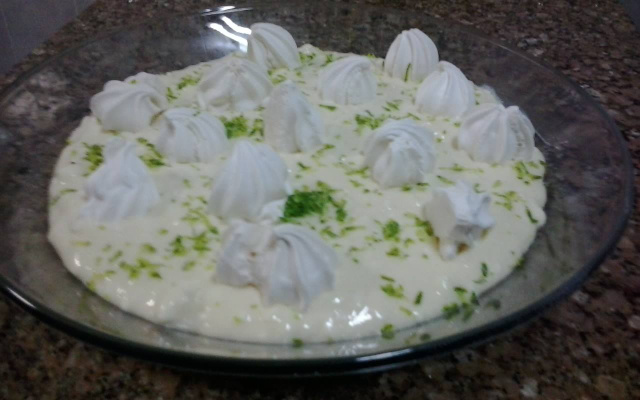 Creme de limão com suspiros