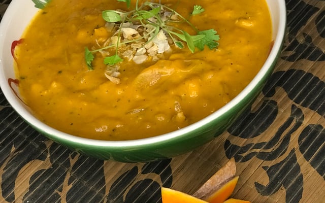 Sopa de jerimum com frango