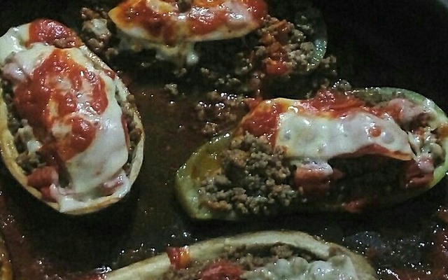 Berinjela recheada com presunto e queijo