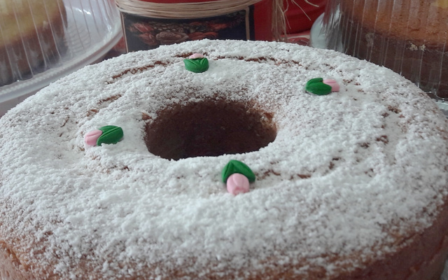 Bolo de fubá com raspas de limão siciliano