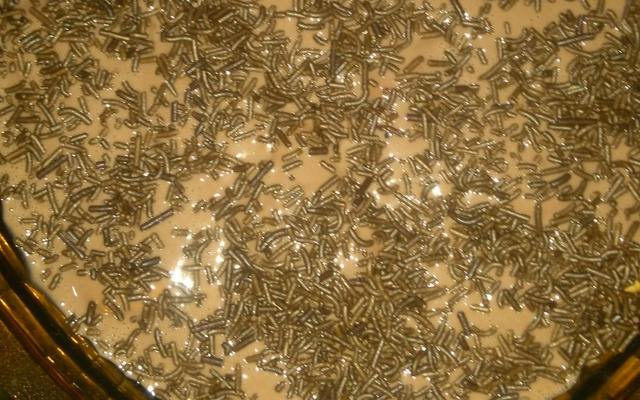 Delícia gelada de chocolate e biscoitos