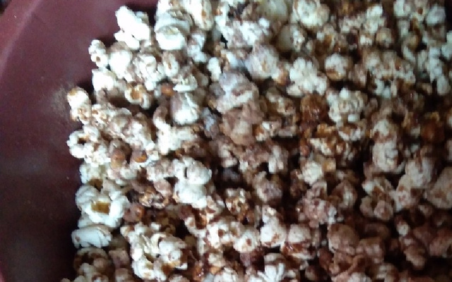 Pipoca de chocolate com menos ingredientes