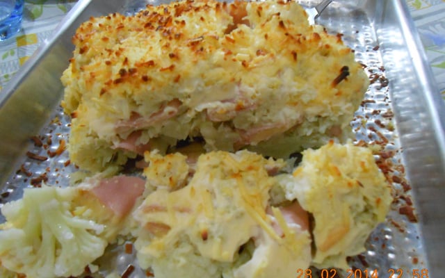 Couve-flor recheada com presunto e queijo