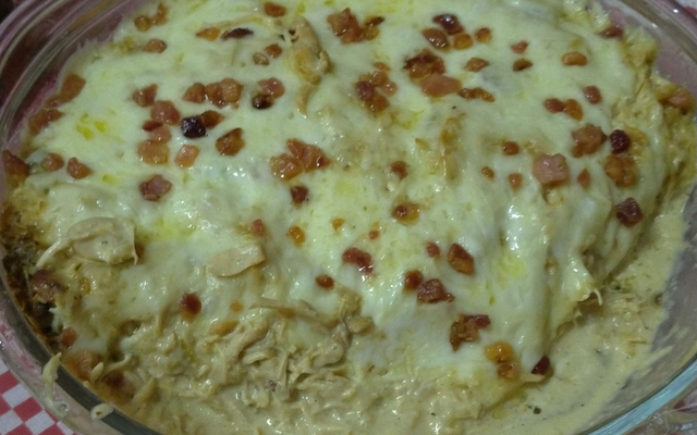 Fricassê de frango com creme de leite