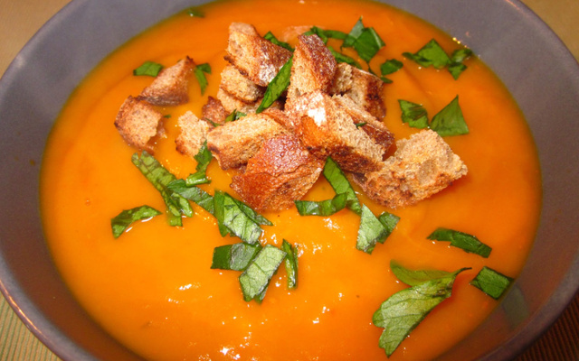 Kürbis suppe mit kokos milk ( sopa de abóbora com leite de coco )