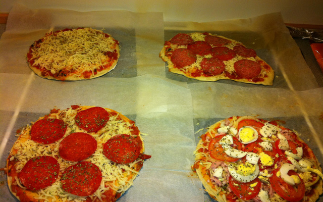 Massa de pizza fina a lenha