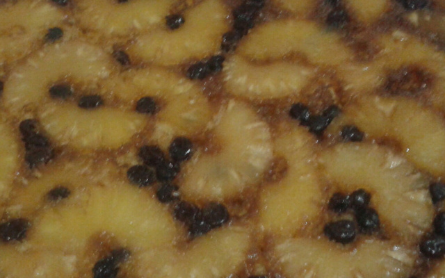 Bolo invertido de abacaxi